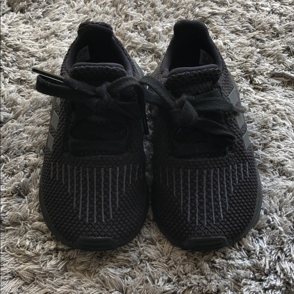 Adidas baby girl toddler black sneakers size 5k